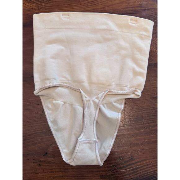 Skims Nude Thongs 2 Pairs size small NEW - Picture 7 of 12